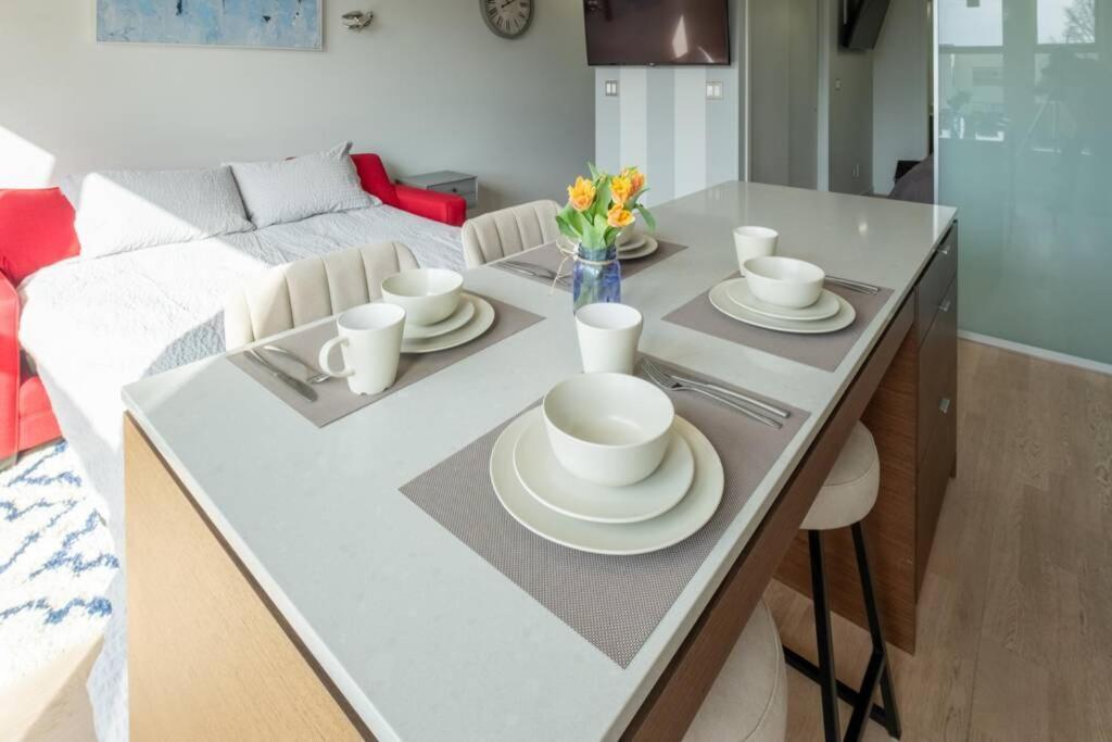 Clean 3Rd Floor 1 Bedroom Apt In Old Town China Town Victoria Luaran gambar