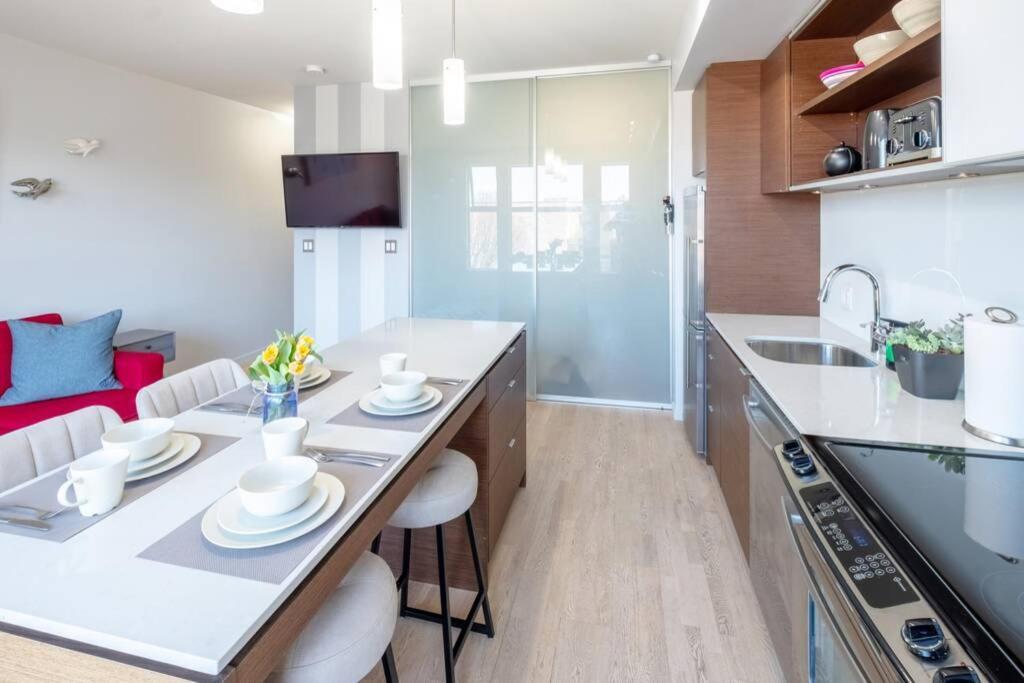 Clean 3Rd Floor 1 Bedroom Apt In Old Town China Town Victoria Luaran gambar
